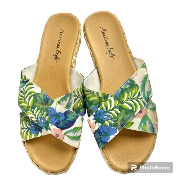 AMERICAN EAGLE Sandals in floral criss-cross Size 9 - Picture 1 of 7